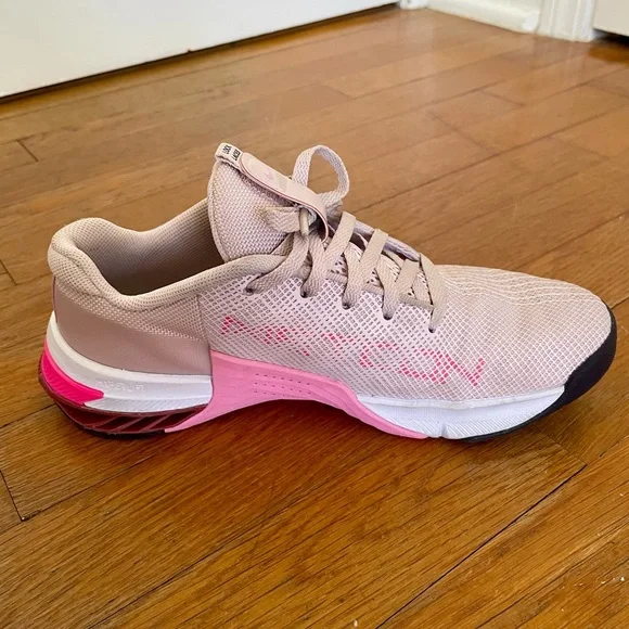 Nike Metcon 8 - Picture 2 of 9